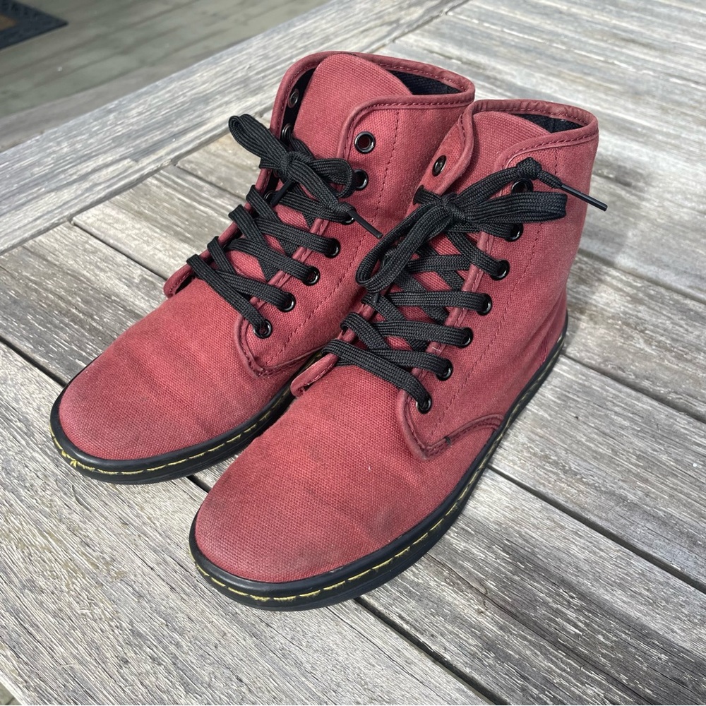 Dr Martens Shoreditch red Canvas Boots Size 6